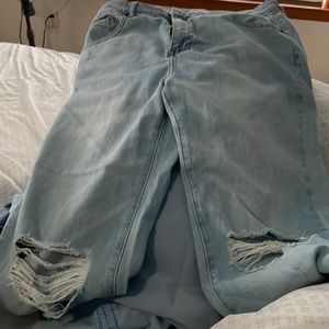 NWT slim distressed boyfriend jeans